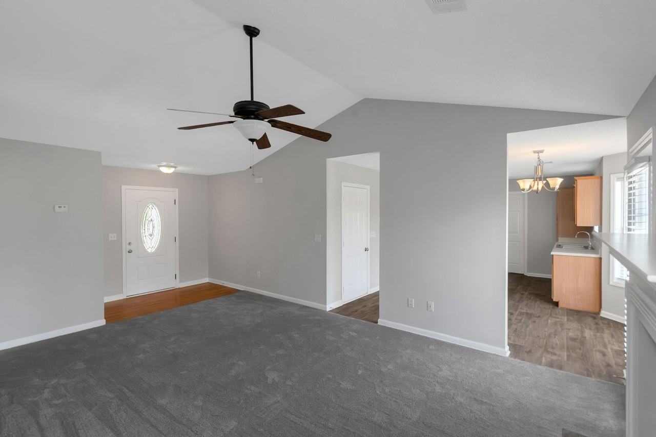 106 Meghan Pl - Photo 3 of 16