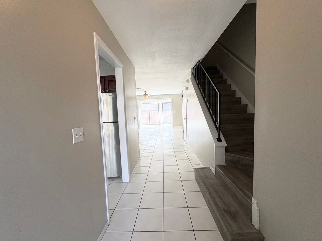 2977 Lowell Ct - Photo 2 of 24