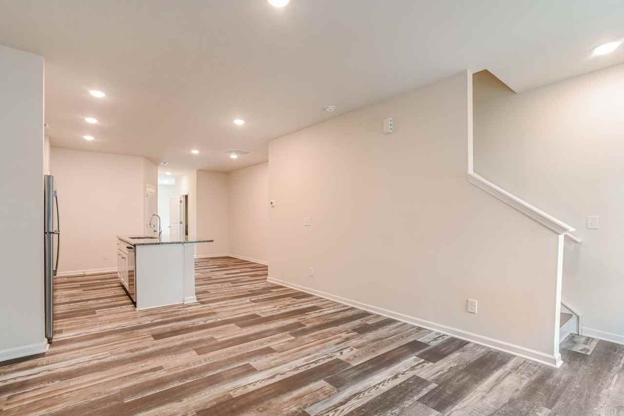 1211 Pine St - Photo 5 of 24