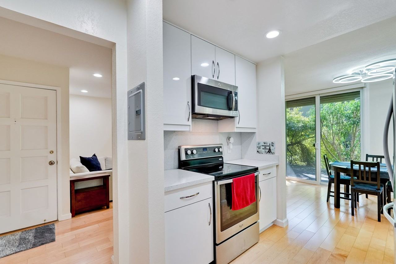 505 Cypress Point Dr - Photo 5 of 50