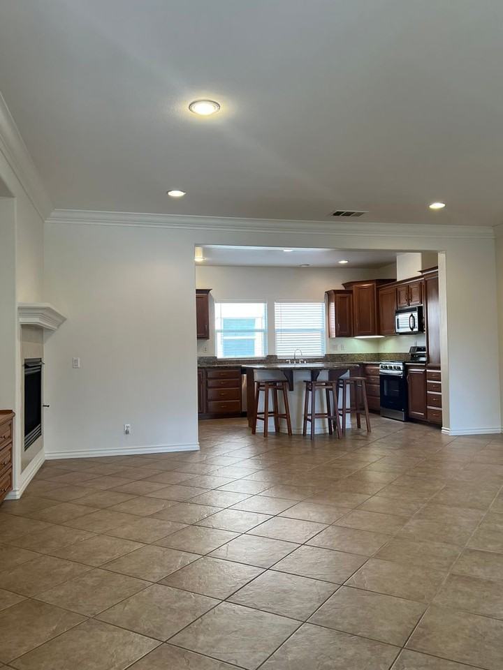 2669 Skyline Dr - Photo 2 of 17