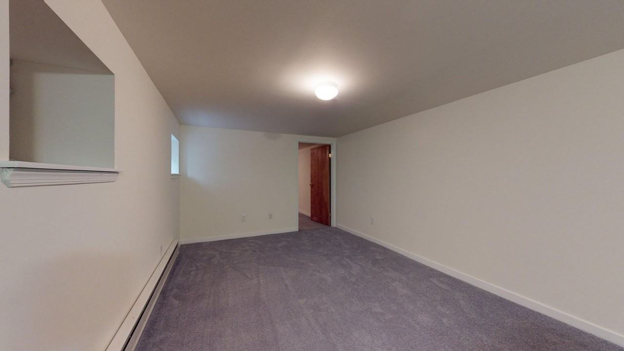 Walnut Court Apartments - Photo 3 of 19