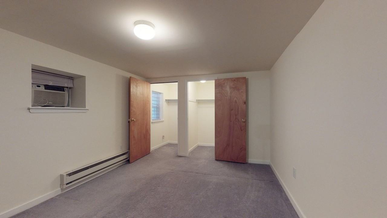 Walnut Court Apartments - Photo 5 of 19