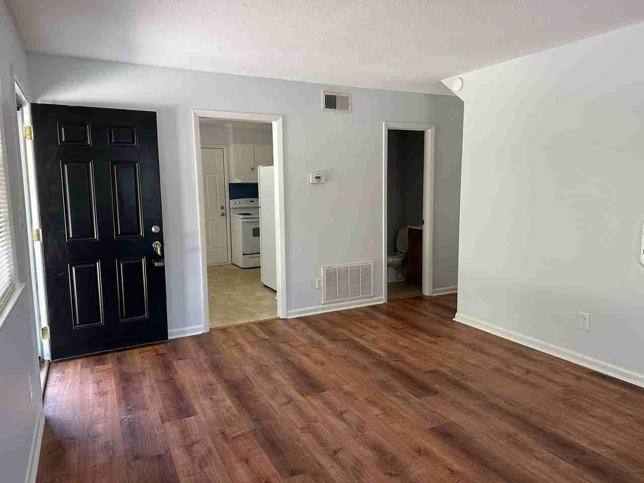 701 Montclair Dr - Photo 5 of 17