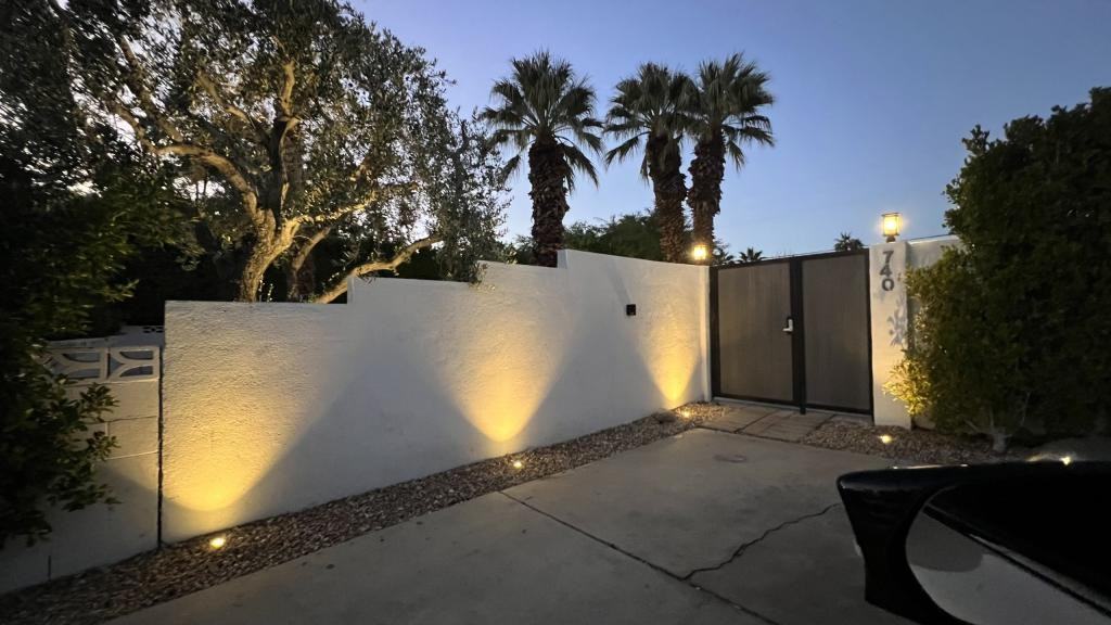 740 E Chuckwalla Rd - Photo 4 of 21