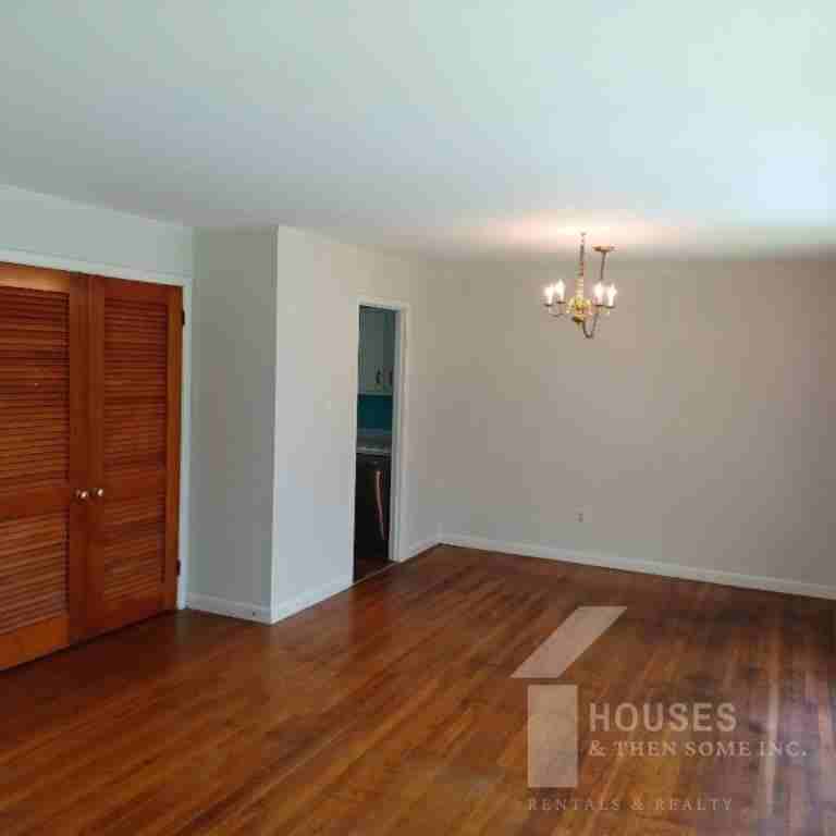 136 Forest Hills Dr - Photo 3 of 22