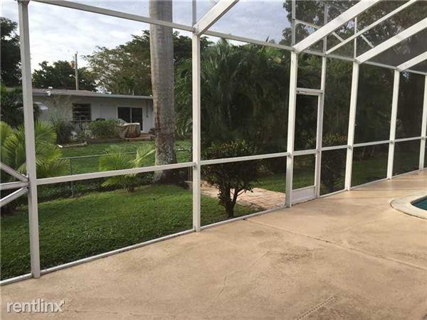 401 SW 55th Terrace - Photo 2 of 12