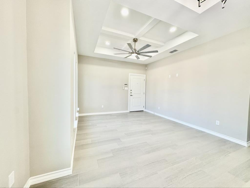 1413 S Yankton St - Photo 4 of 13