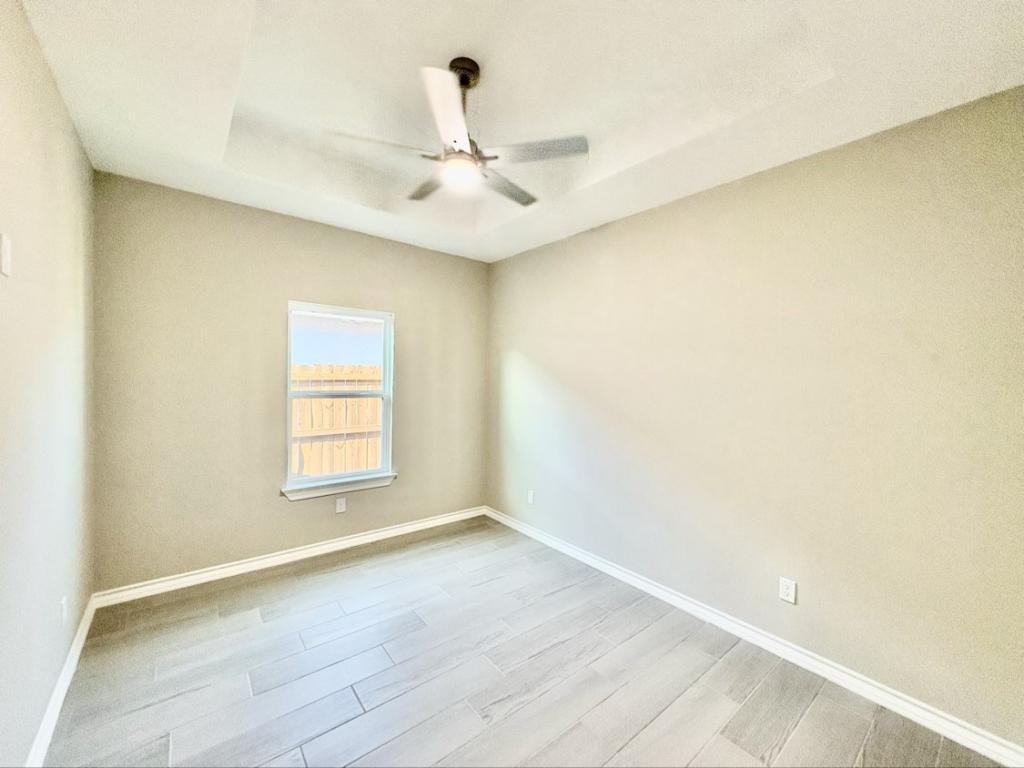 1413 S Yankton St - Photo 7 of 13