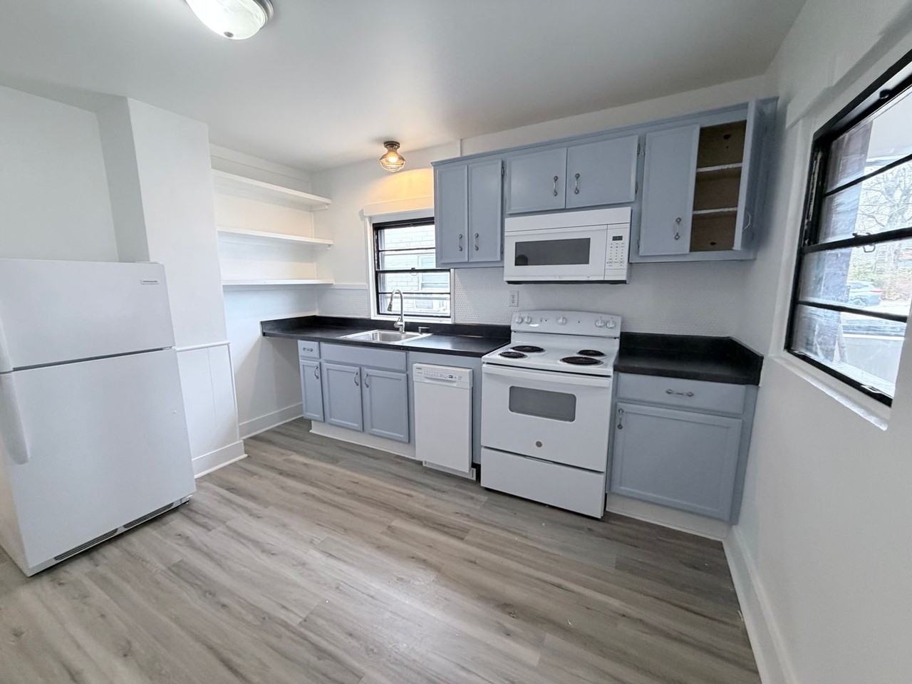 110 9th St Ne - Photo 6 of 15