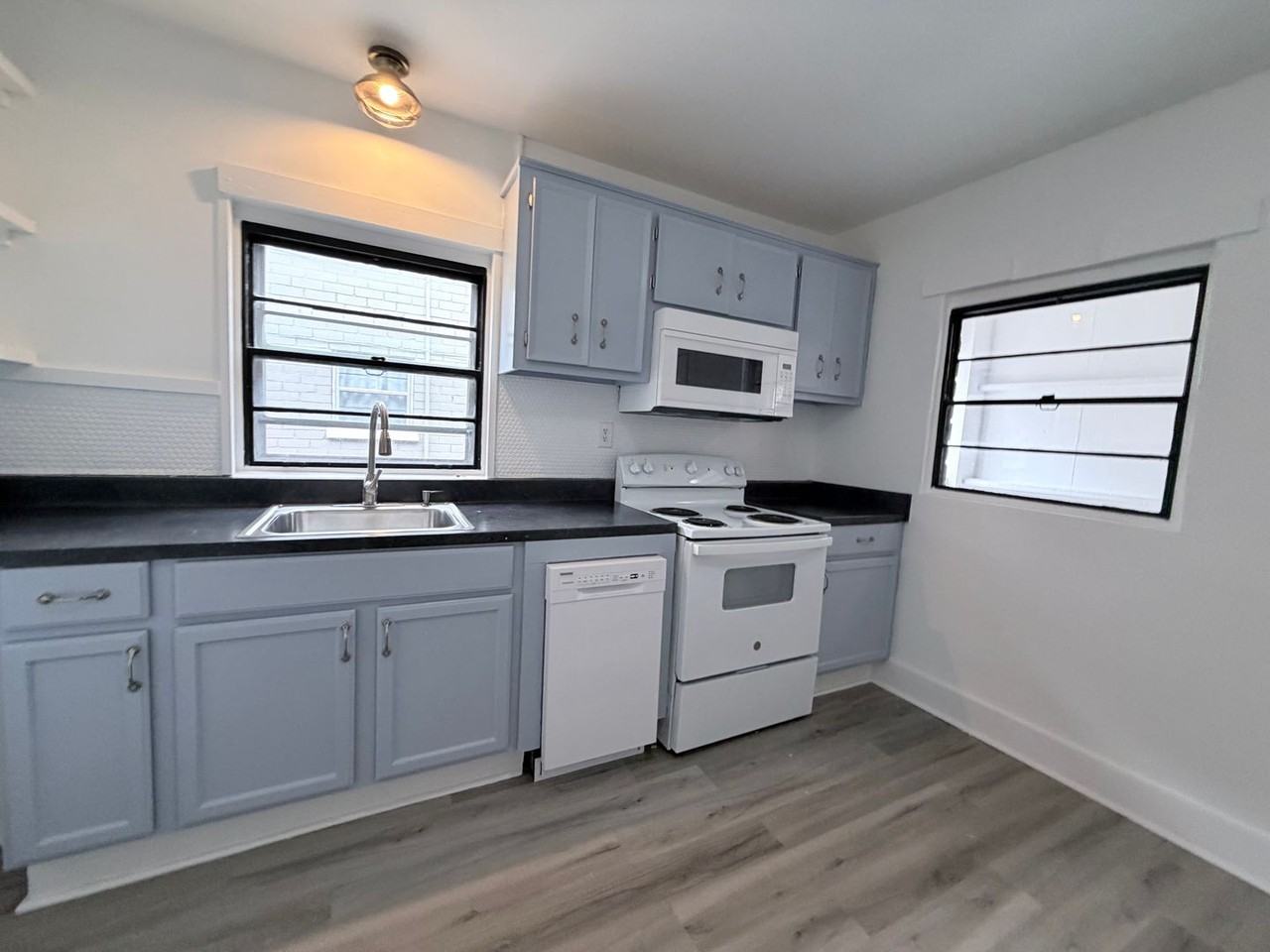 110 9th St Ne - Photo 3 of 12