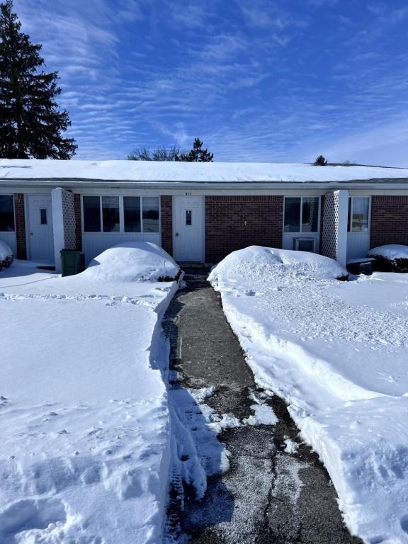 911 W Mckay Rd - Photo 2 of 18