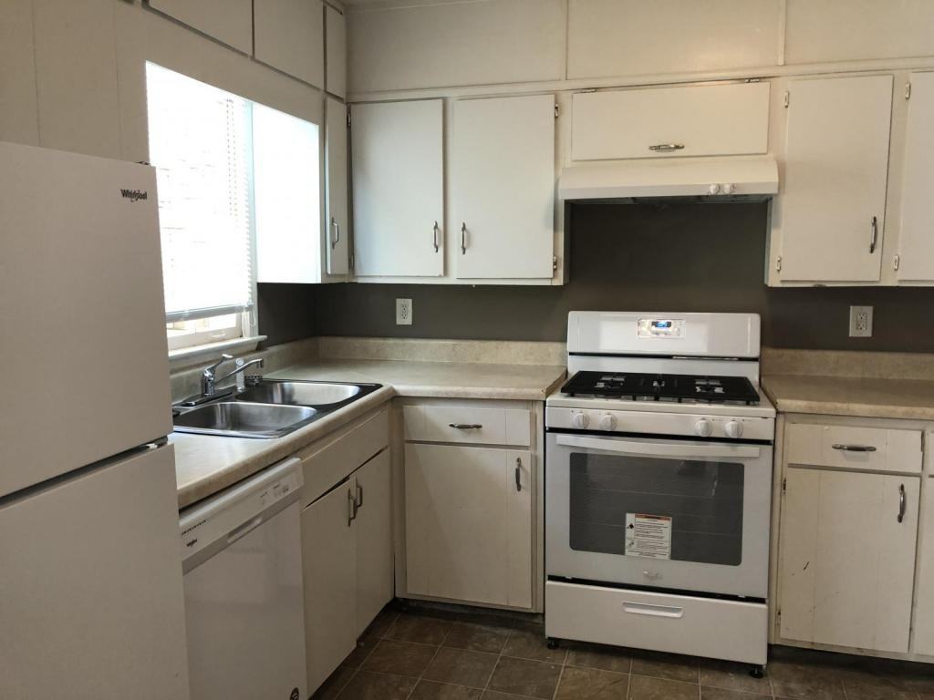 5140 Highpoint Rd - Photo 3 of 9