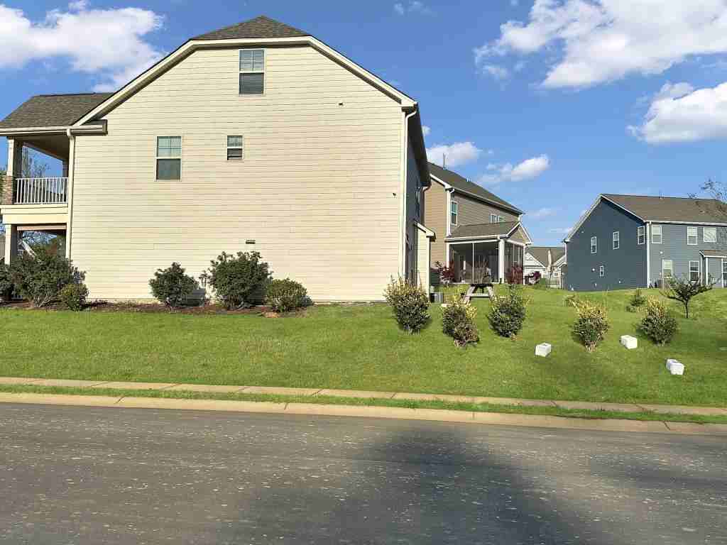 1102 Dartmouth Dr - Photo 2 of 30