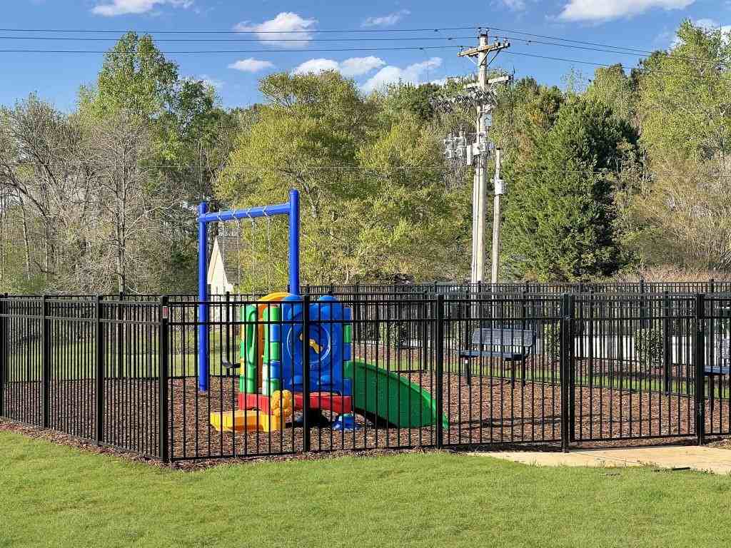 1102 Dartmouth Dr - Photo 4 of 30