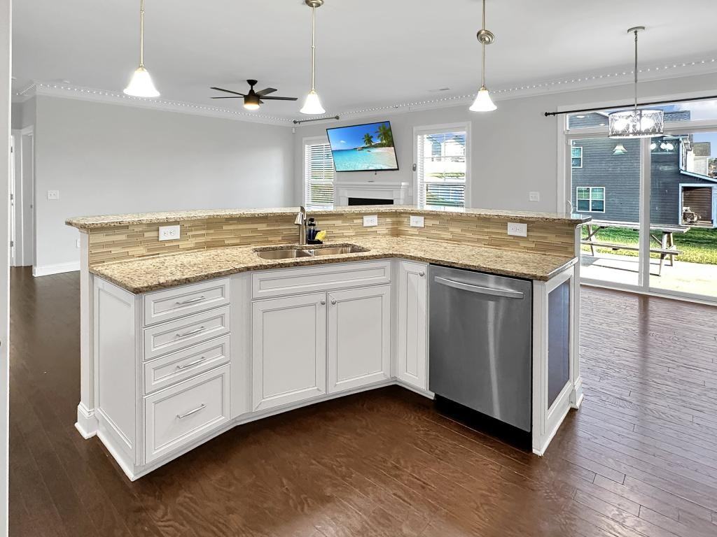 1102 Dartmouth Dr - Photo 6 of 30