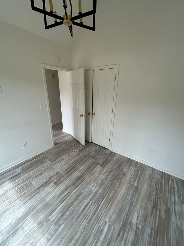 545 Carlton Pointe Dr - Photo 4 of 20