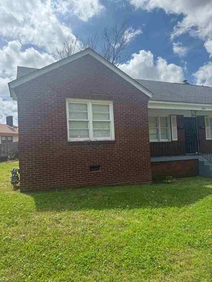 2045 Lamar Ave - Photo 4 of 20