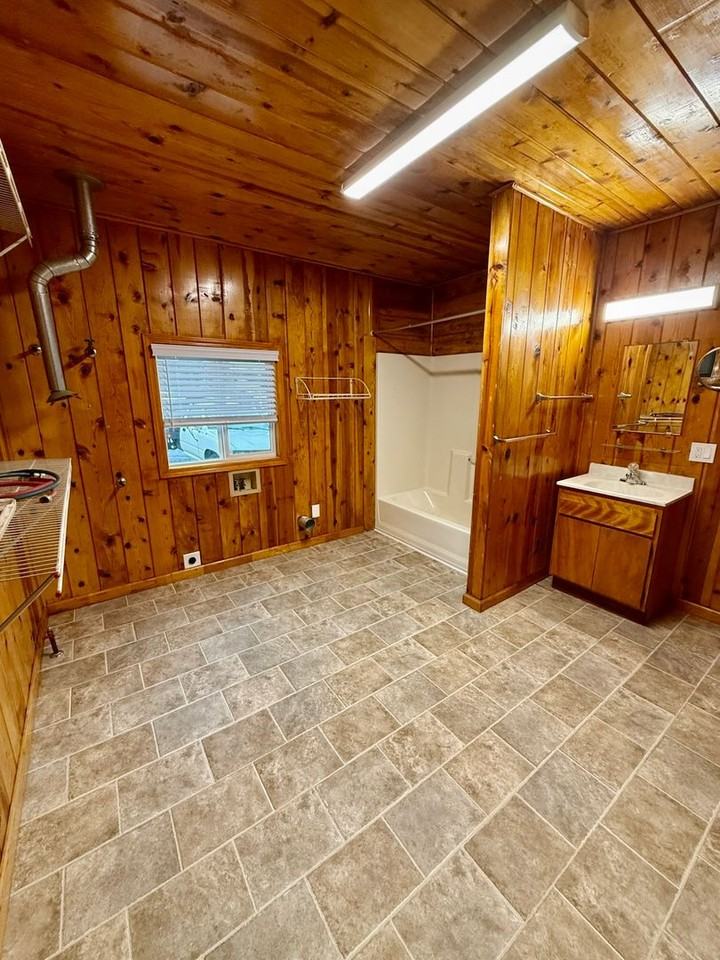 2280 Andregg Rd - Photo 3 of 8