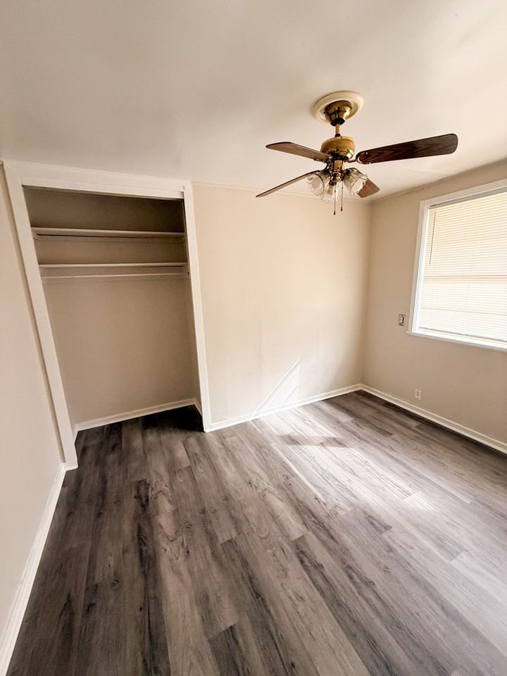 2111 Robin St - Photo 4 of 6