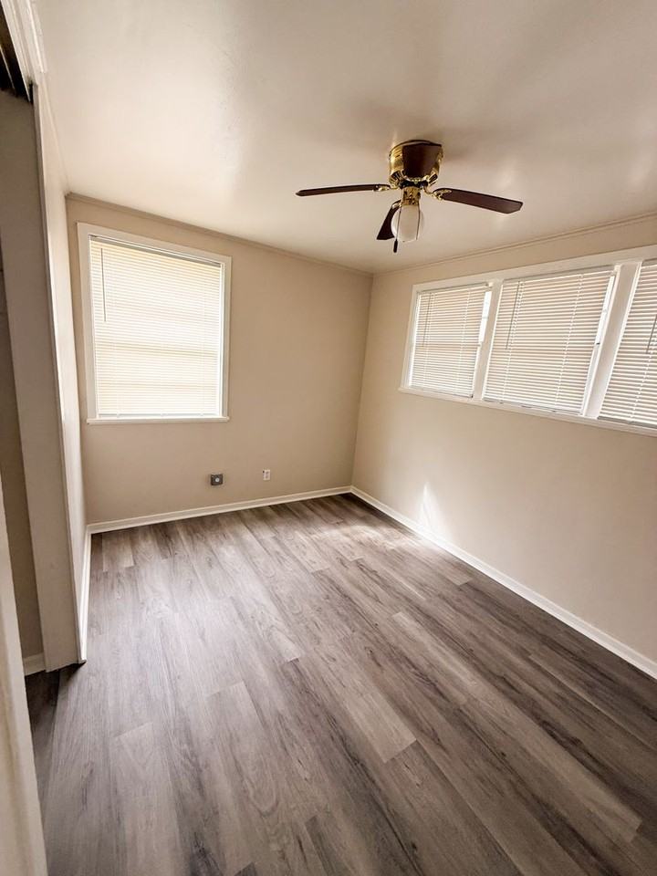 2111 Robin St - Photo 6 of 6