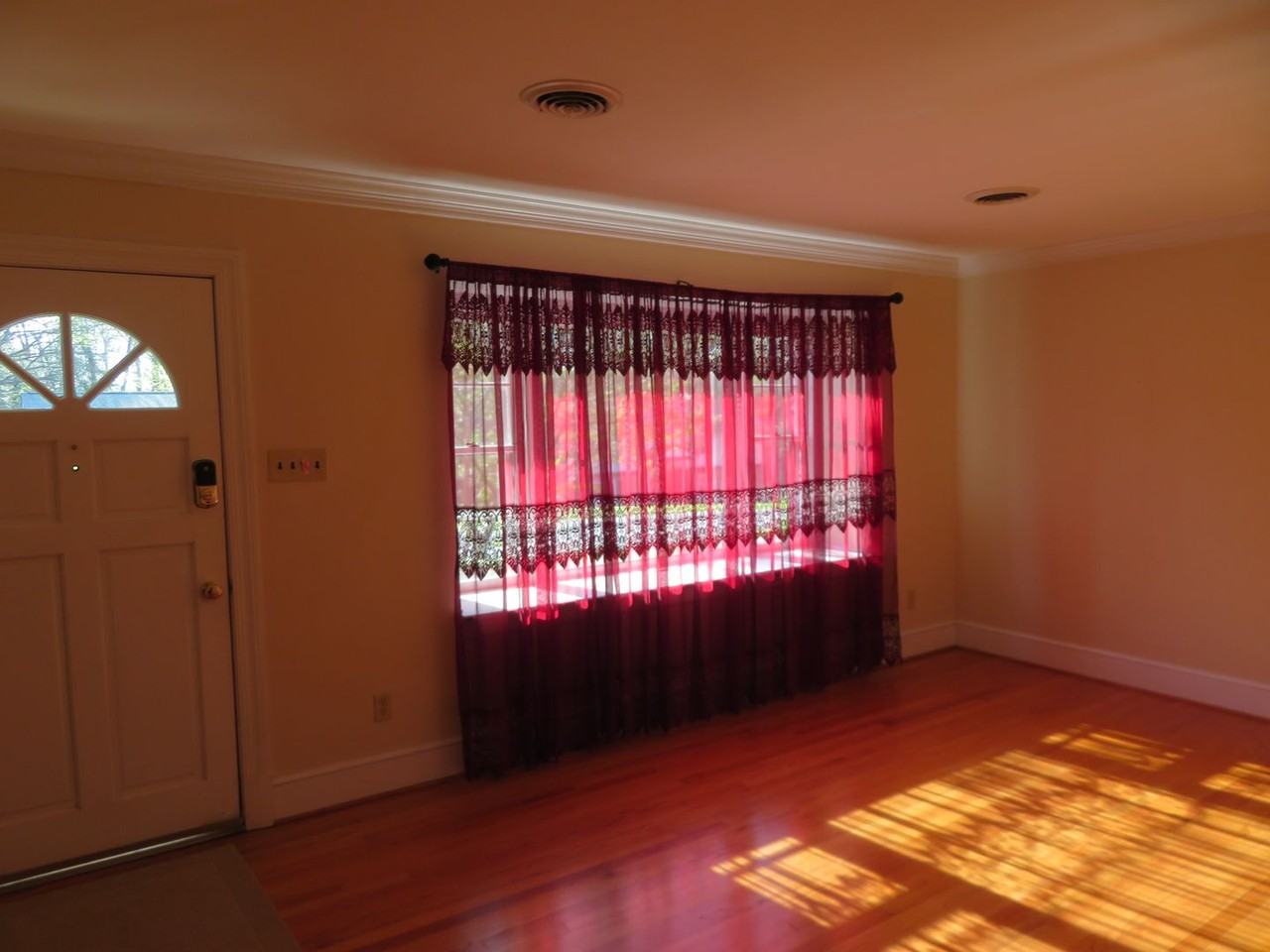 3814 Falstone Rd - Photo 5 of 33