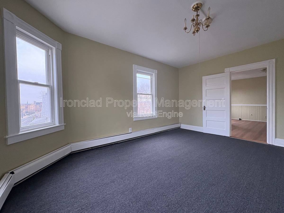 242 Washington St #242-3S - Photo 2 of 10