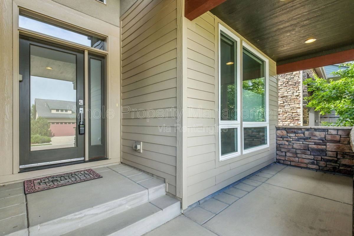 1821 Blue Star Ln - Photo 2 of 9