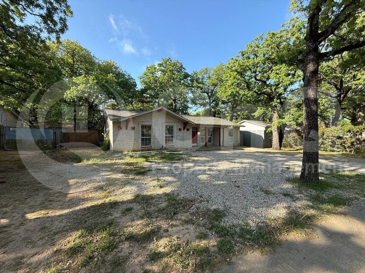 810 Pleasant Hills Dr - Photo 2 of 10