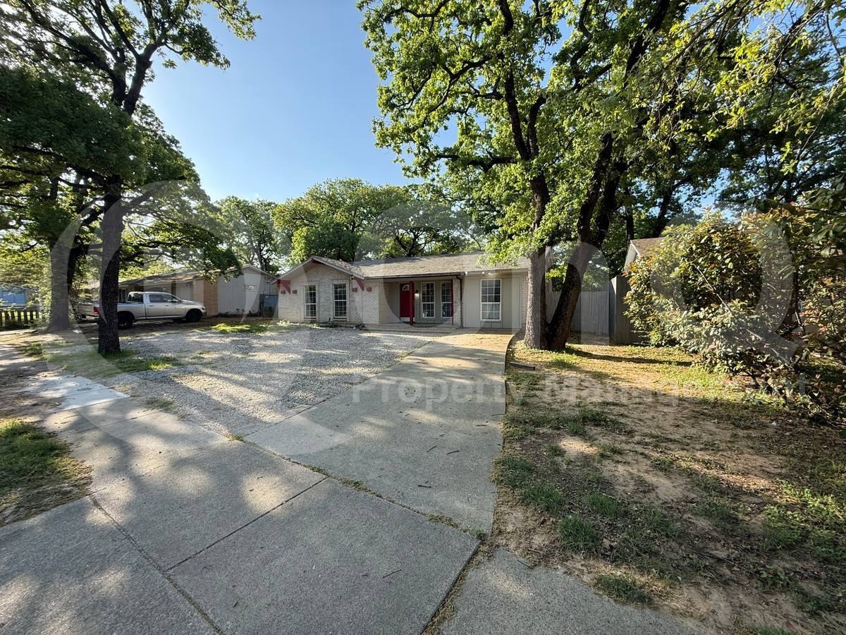 810 Pleasant Hills Dr - Photo 3 of 10