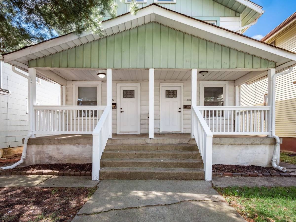 1359 N 6th St - Photo 2 of 10