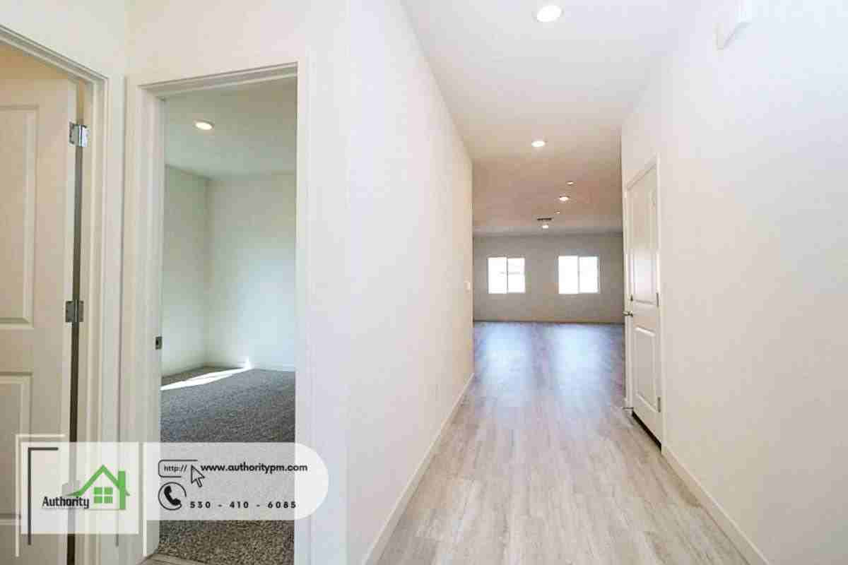 3021 Legend Ln - Photo 2 of 10
