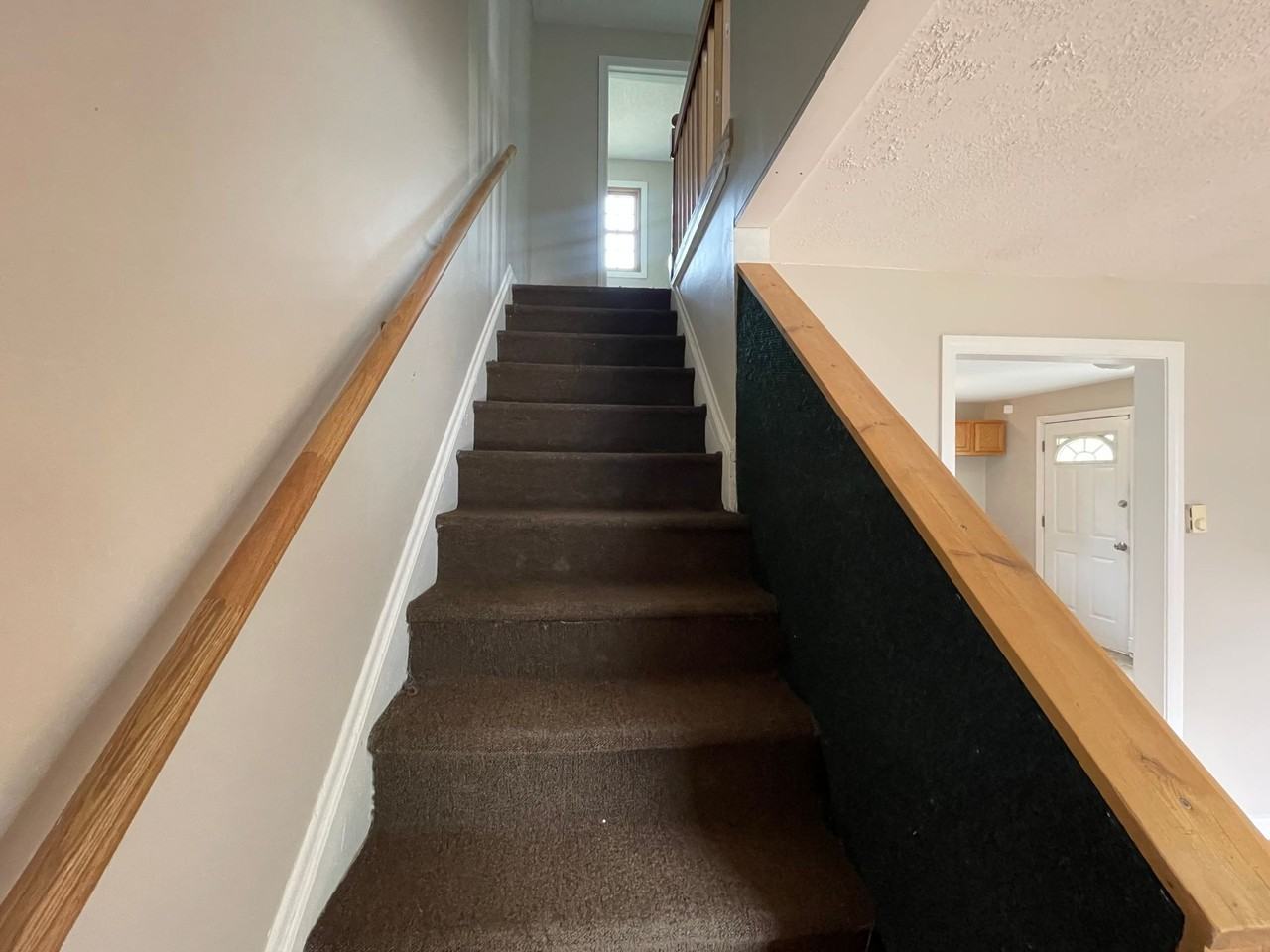 2 BR Duplex in Springfield ! - Photo 6 of 32