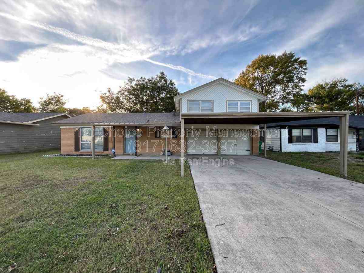 4209 Haltom Rd - Photo 2 of 10
