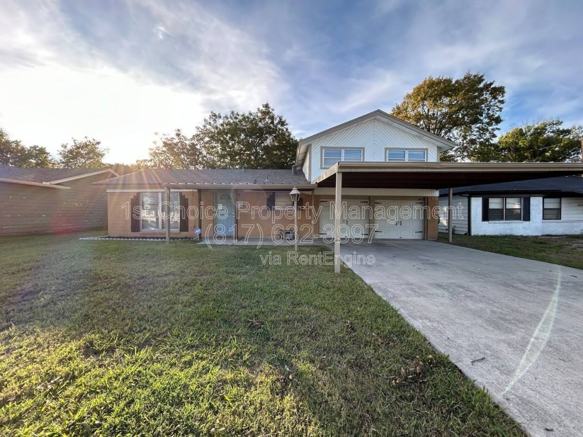 4209 Haltom Rd - Photo 3 of 10