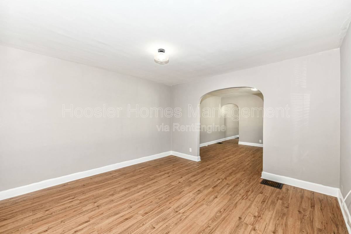 802 N Denny St #804 - Photo 5 of 9