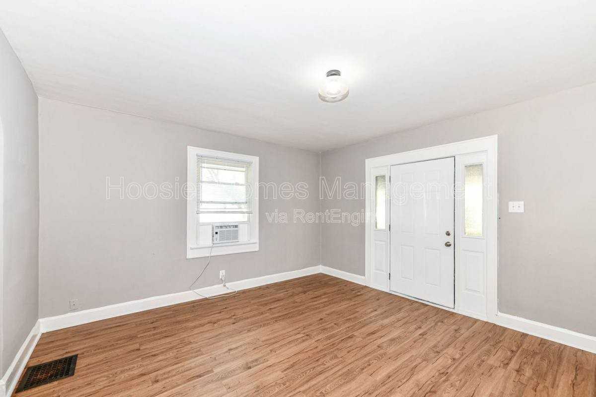 802 N Denny St #804 - Photo 7 of 9
