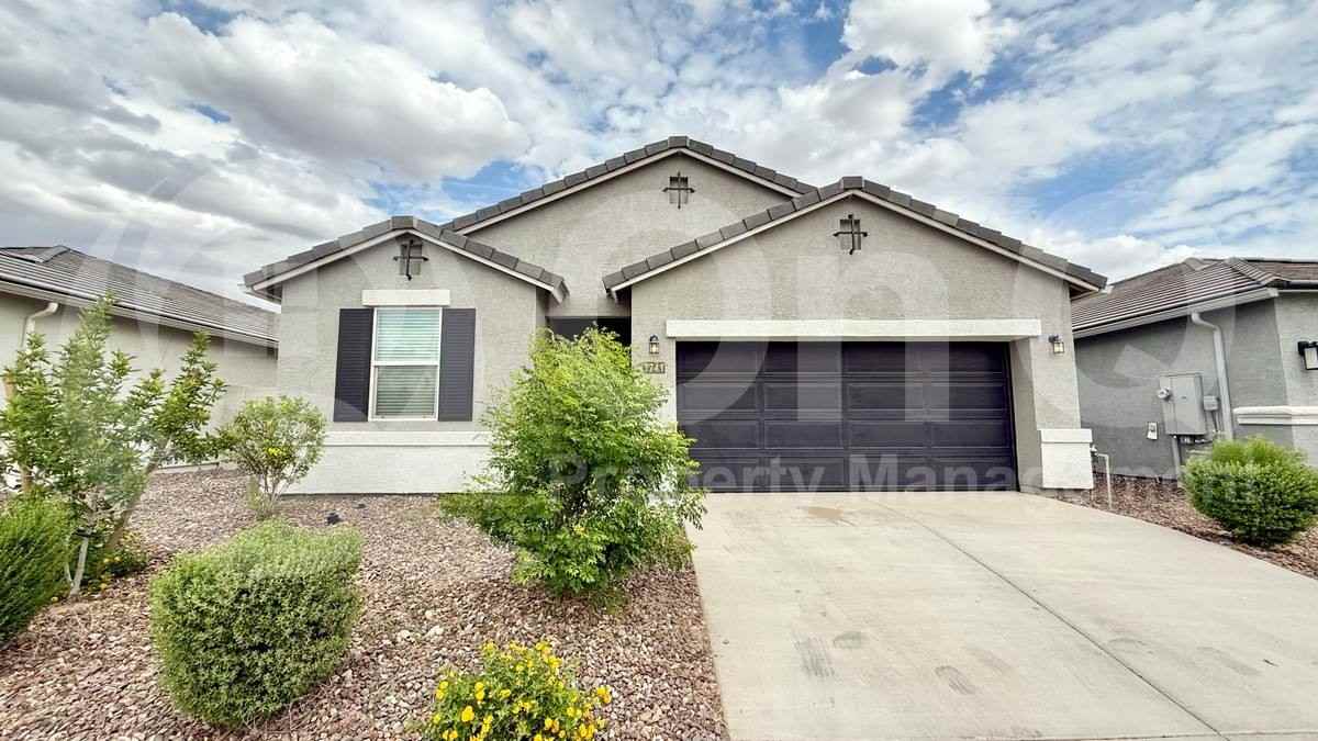 1741 N Wrigley Dr - Photo 2 of 10