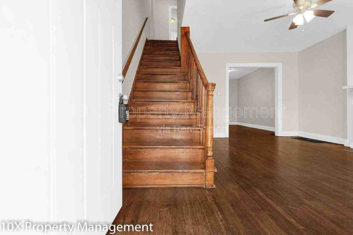 1656 E Sycamore St - Photo 3 of 9