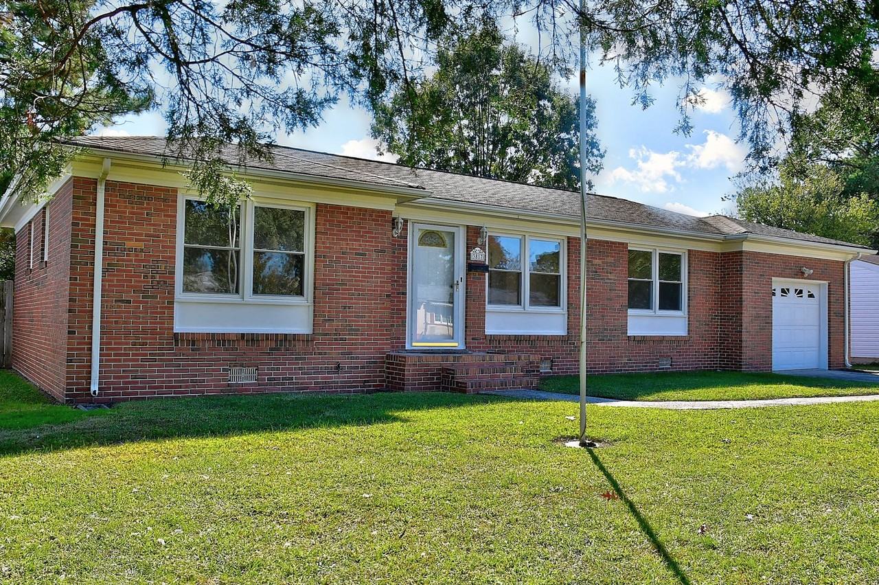 3817 Colonial Pkwy - Photo 2 of 32