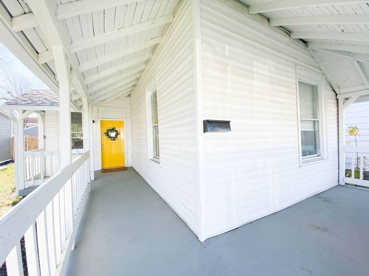 1551 English Ave - Photo 3 of 10