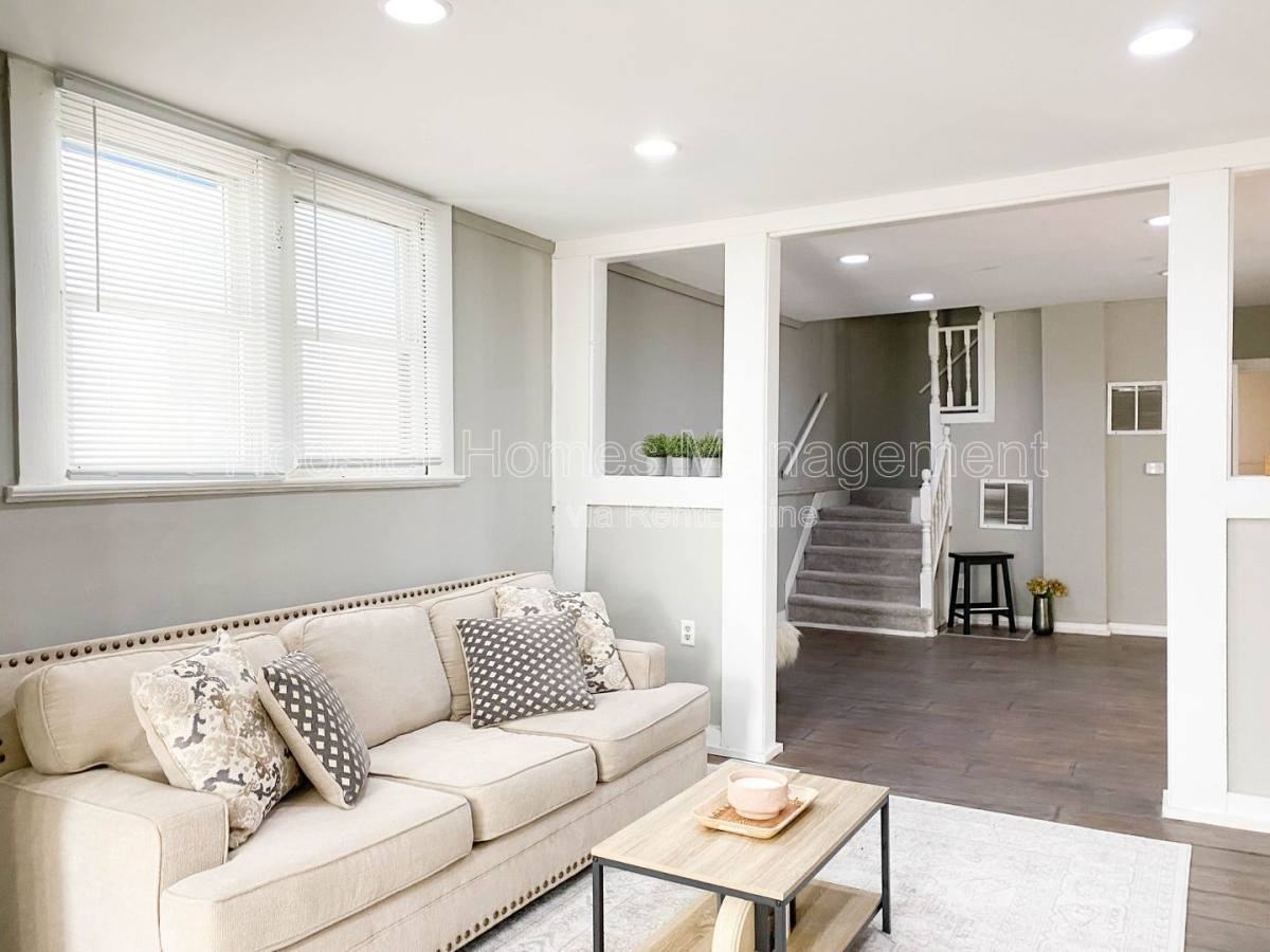 1551 English Ave - Photo 7 of 10