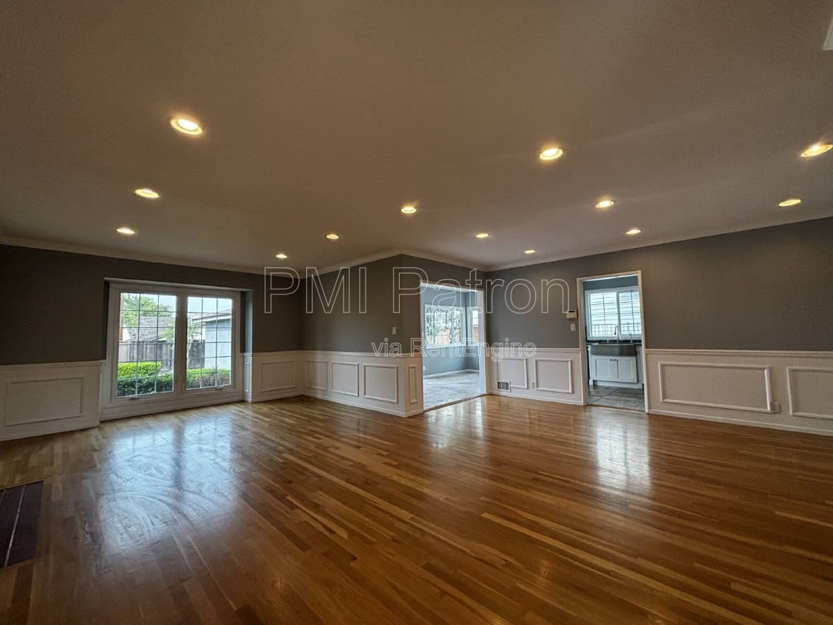 5147 E Los Flores St - Photo 3 of 10