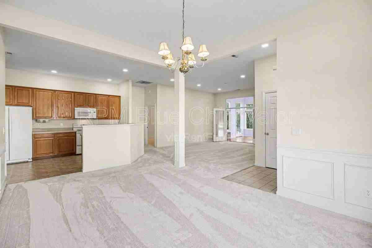 3795 Brantford Way - Photo 3 of 9