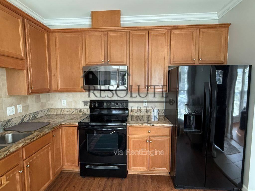 303 Sugar Maple Ave - Photo 2 of 10