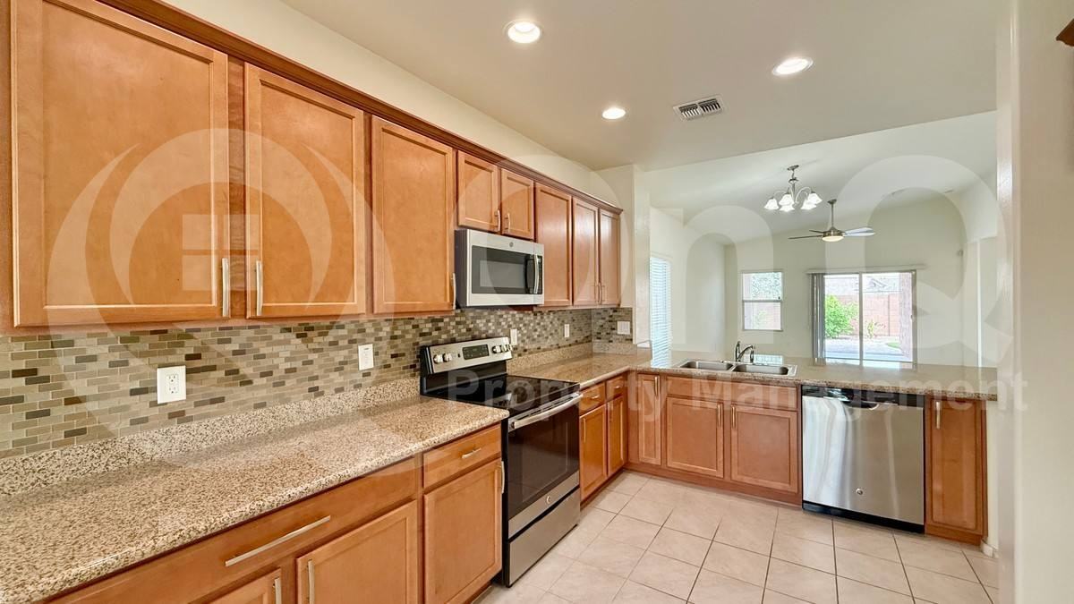 2432 E Brigadier Dr - Photo 3 of 10