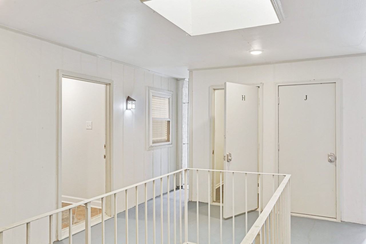 Carrollton - Photo 3 of 8