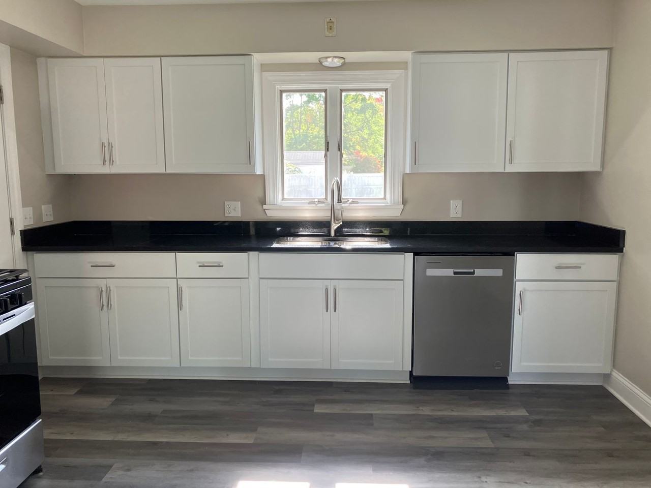 2406 Triplett Blvd - Photo 7 of 15