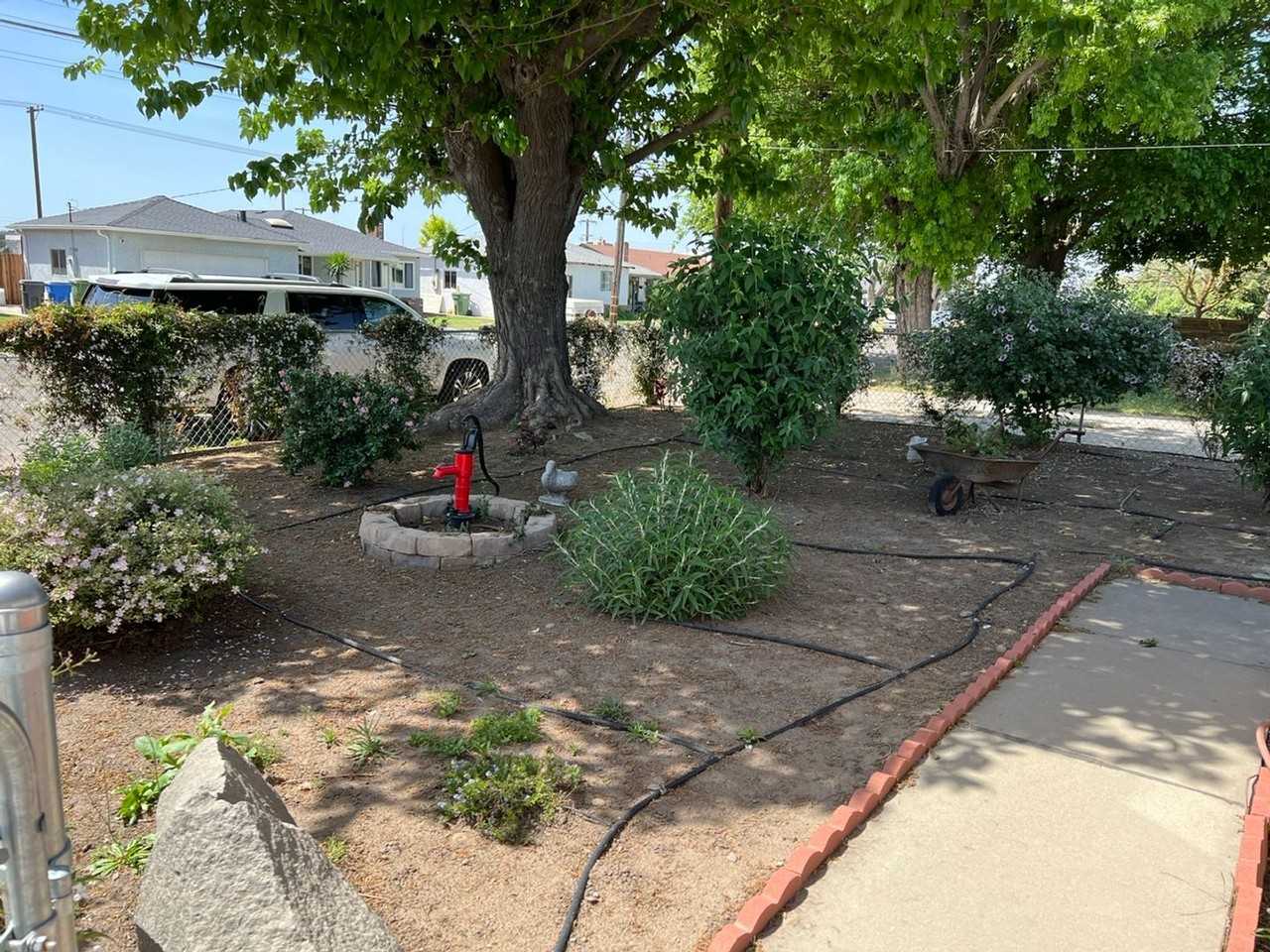 1133 S Minaret Ave - Photo 3 of 28