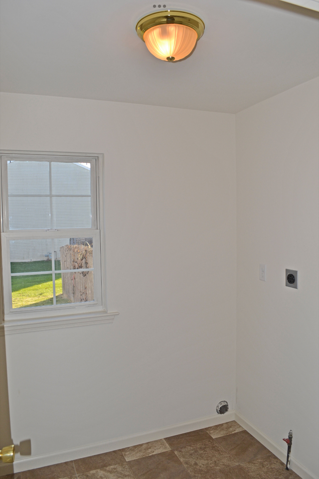 248 Bainbridge Cir - Photo 5 of 15